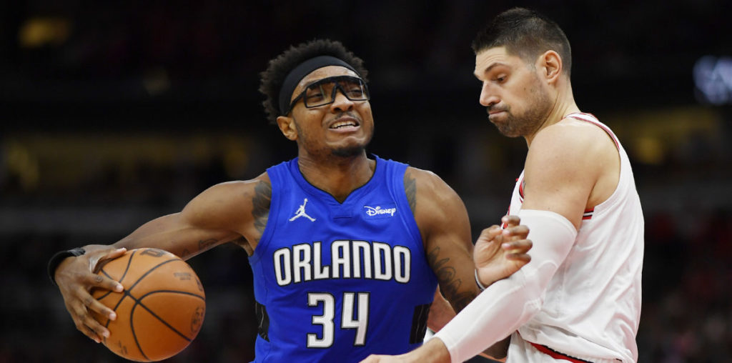 Nikola Vucevic the Chicago Bulls against Wendell Carter Jr.