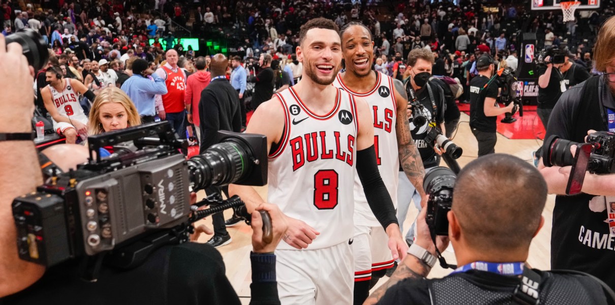 Zach LaVine of the Chicago Bulls beats the Toronto Raptors in the Play-In Tournament.